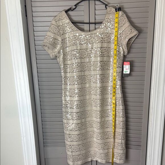 Donna Ricco Cream Sheath Mini Dress Scoop Neck Short Sleeve - Picture 1 of 12